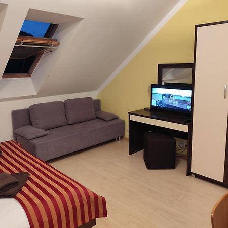 Apartman Liptov - Hotel Бешенёва Экстерьер фото